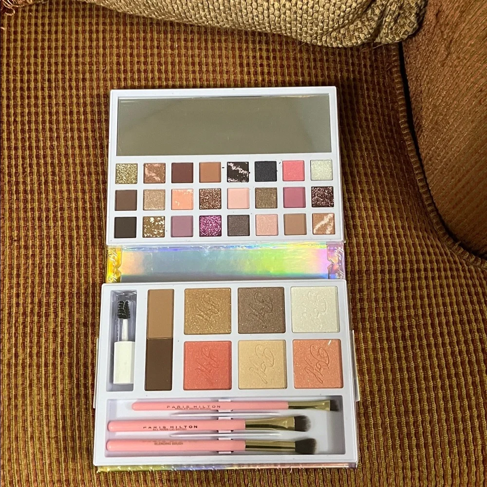 Paris Hilton Holographic Beauty Palette